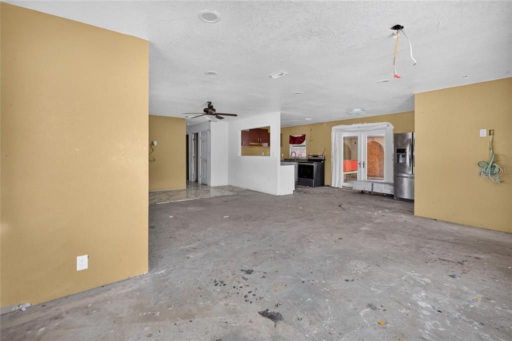 Activo con contrato: $309,900 (2 camas, 2 baños, 1386 Pies cuadrados)