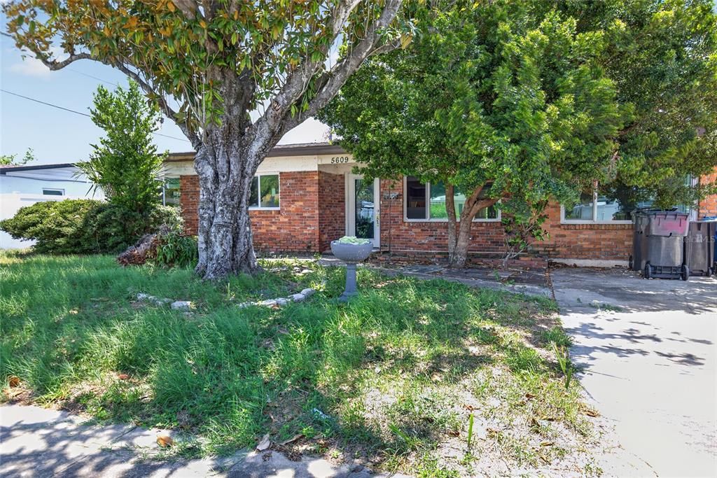 Activo con contrato: $309,900 (2 camas, 2 baños, 1386 Pies cuadrados)
