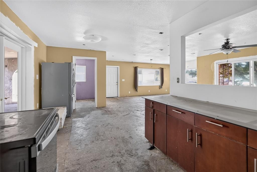 Activo con contrato: $309,900 (2 camas, 2 baños, 1386 Pies cuadrados)