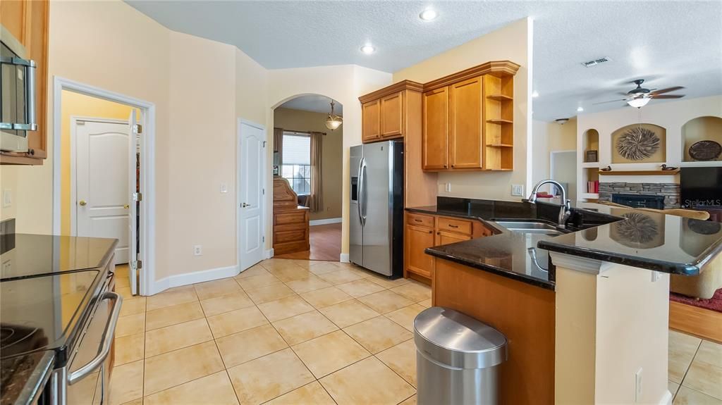 En Venta: $650,000 (3 camas, 2 baños, 2033 Pies cuadrados)