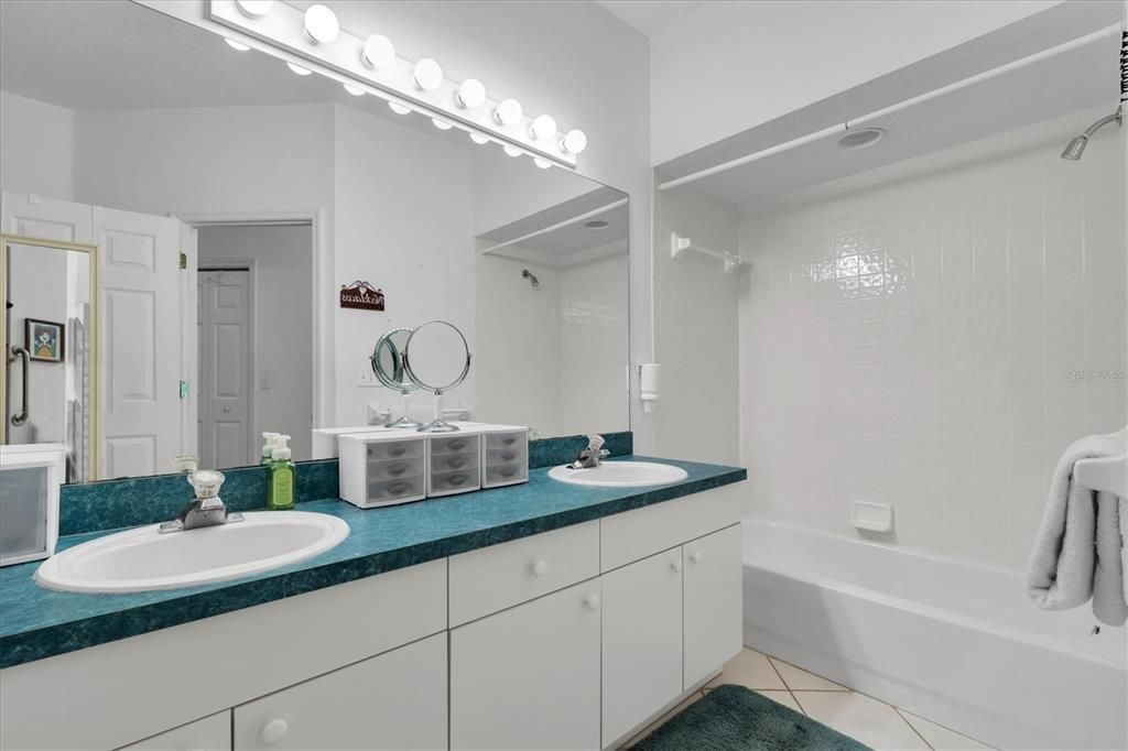 En Venta: $435,000 (2 camas, 2 baños, 1849 Pies cuadrados)