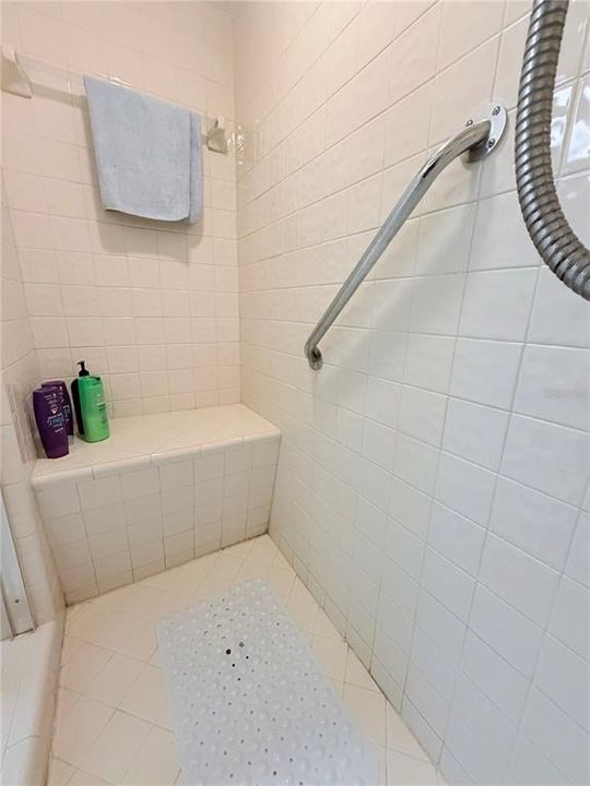 En Venta: $214,900 (2 camas, 2 baños, 1279 Pies cuadrados)