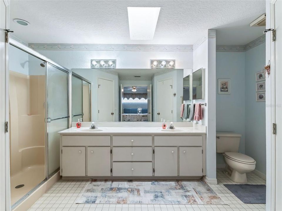For Sale: $275,000 (2 beds, 2 baths, 1704 Square Feet)