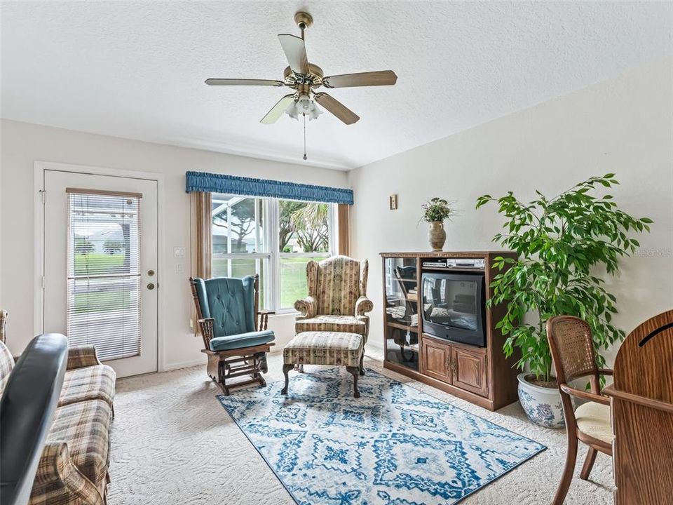 For Sale: $275,000 (2 beds, 2 baths, 1704 Square Feet)