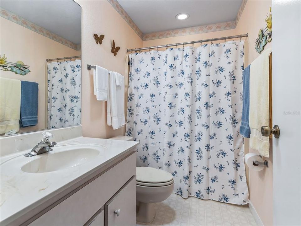 For Sale: $275,000 (2 beds, 2 baths, 1704 Square Feet)