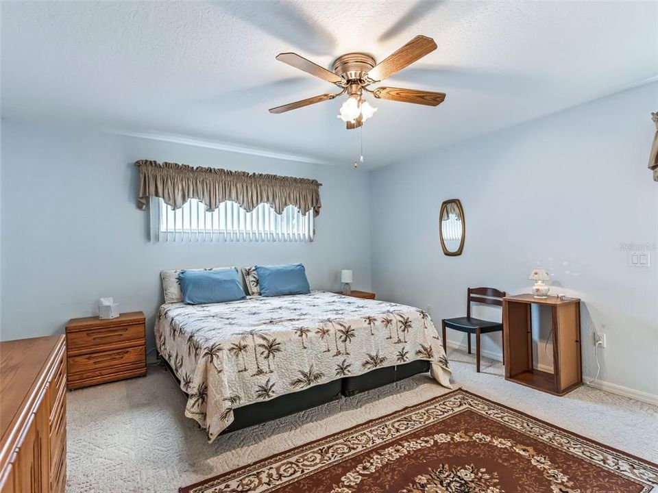 For Sale: $275,000 (2 beds, 2 baths, 1704 Square Feet)