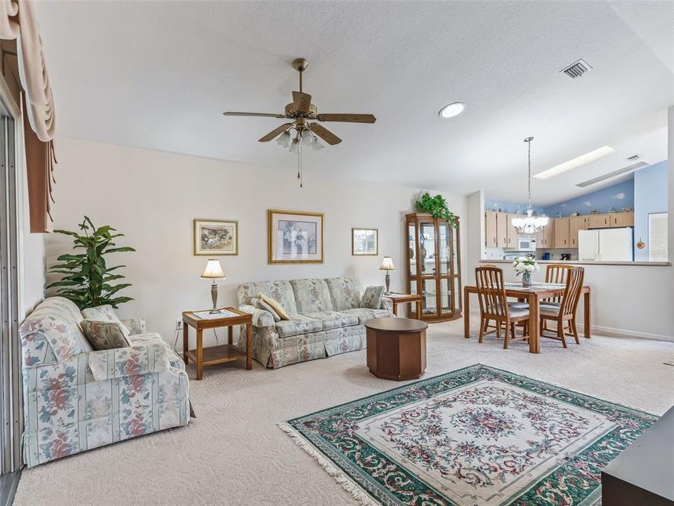 For Sale: $275,000 (2 beds, 2 baths, 1704 Square Feet)