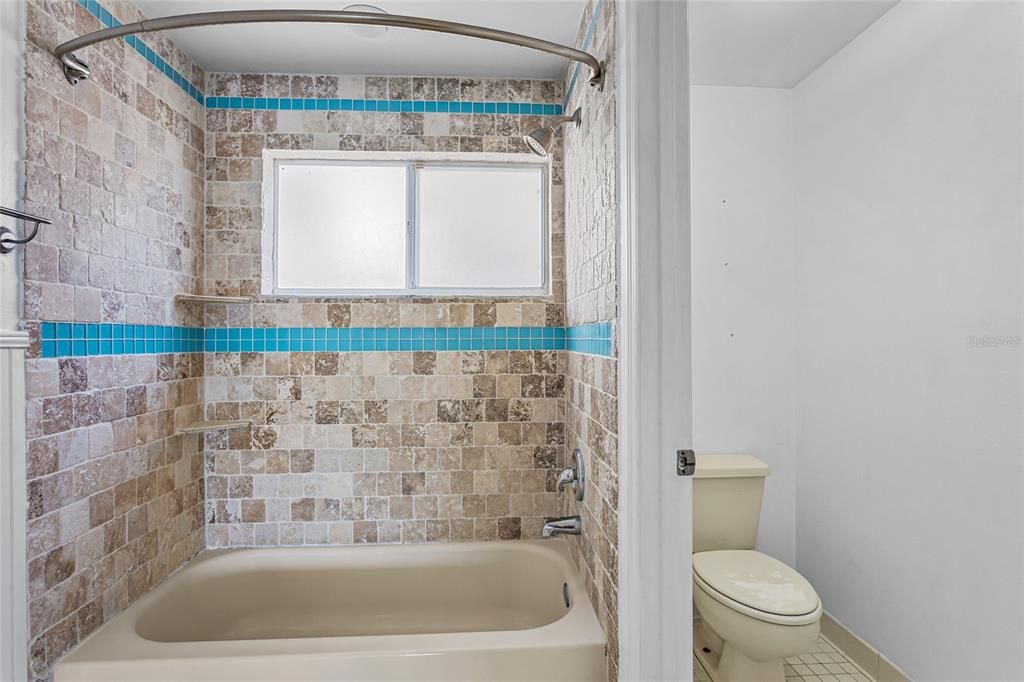 For Rent: $2,850 (3 beds, 2 baths, 1708 Square Feet)