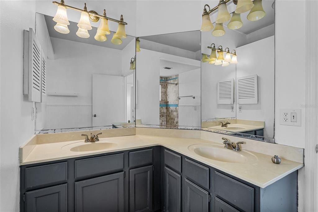 For Rent: $2,850 (3 beds, 2 baths, 1708 Square Feet)