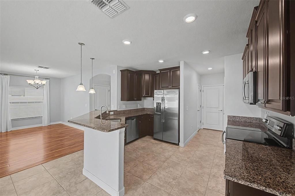 For Sale: $319,500 (3 beds, 2 baths, 1820 Square Feet)