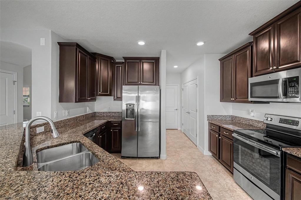 For Sale: $319,500 (3 beds, 2 baths, 1820 Square Feet)
