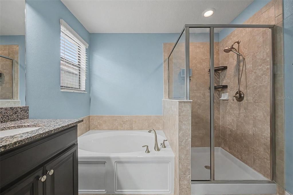 For Sale: $319,500 (3 beds, 2 baths, 1820 Square Feet)