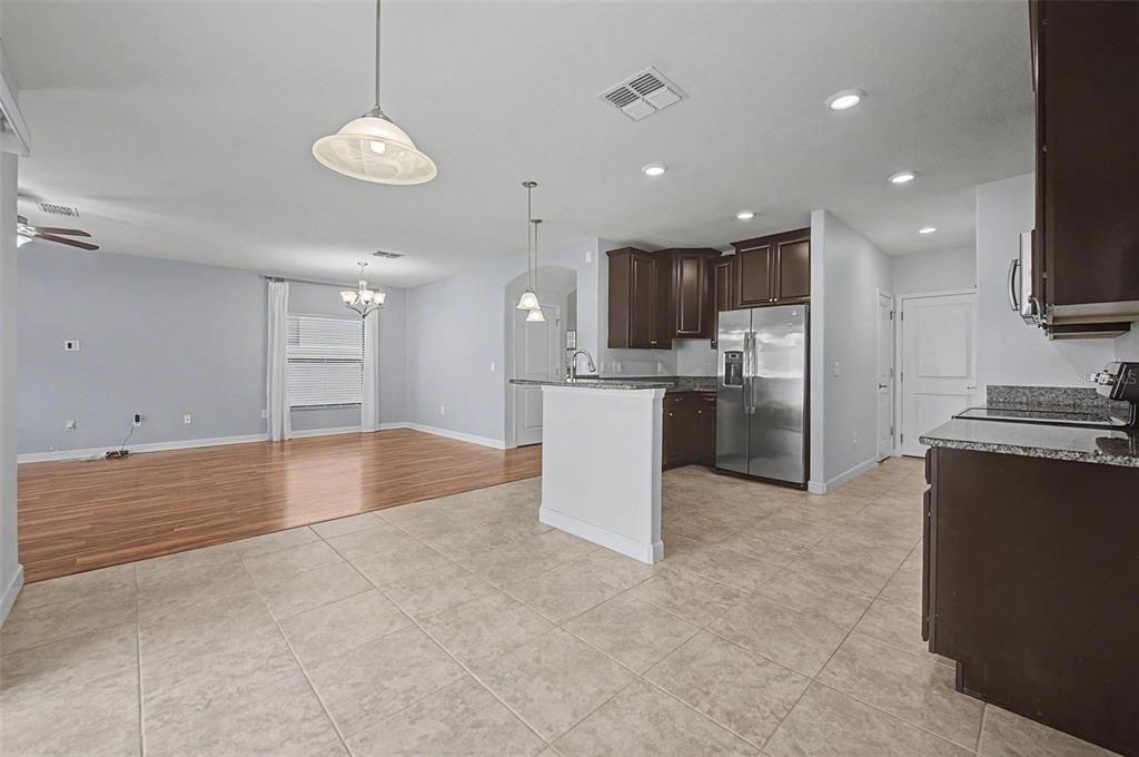 For Sale: $319,500 (3 beds, 2 baths, 1820 Square Feet)