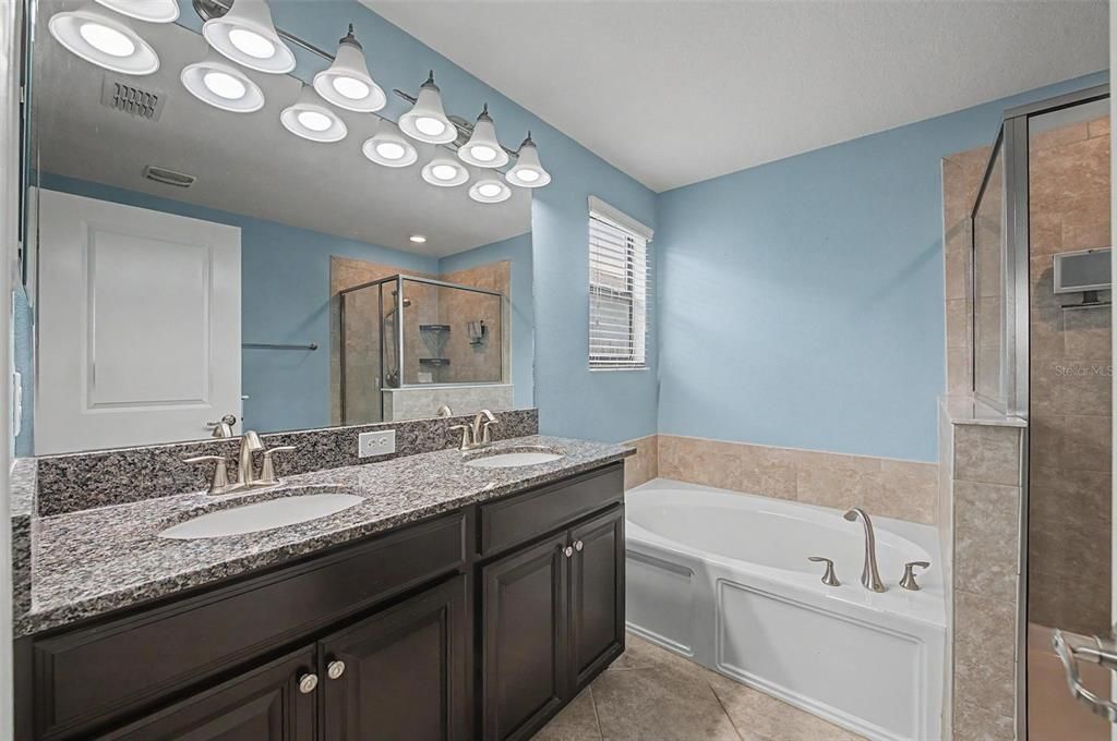 For Sale: $319,500 (3 beds, 2 baths, 1820 Square Feet)