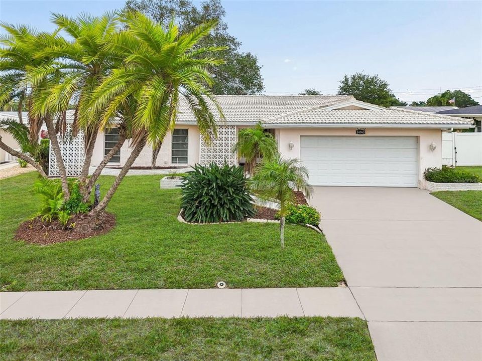 For Sale: $619,900 (3 beds, 2 baths, 2171 Square Feet)