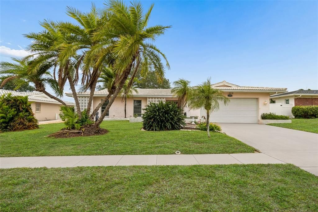 For Sale: $619,900 (3 beds, 2 baths, 2171 Square Feet)