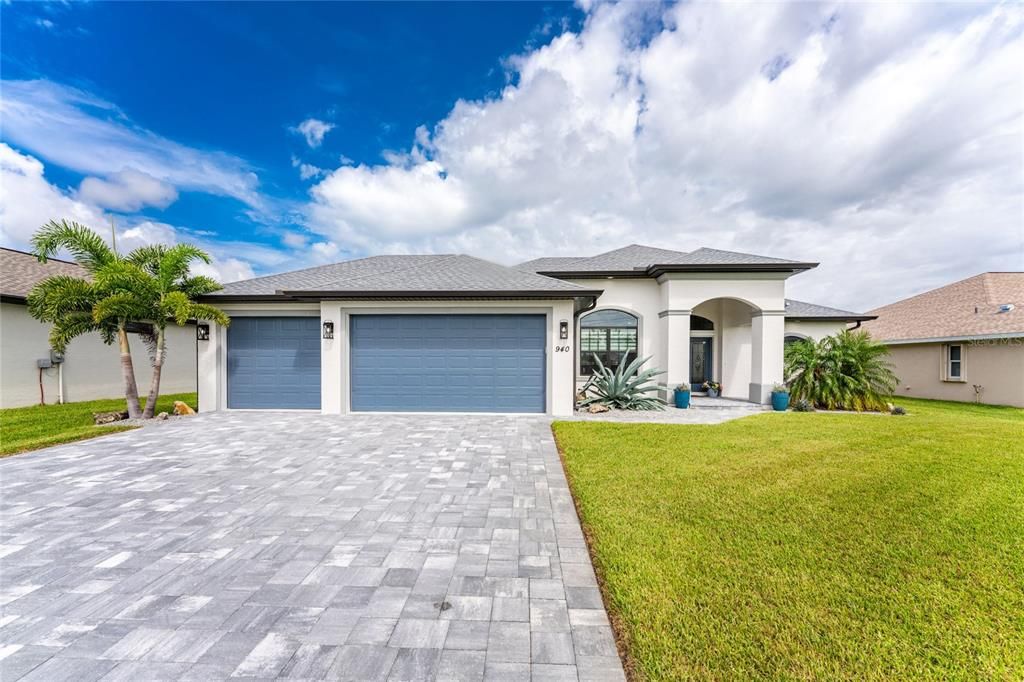 For Sale: $599,900 (3 beds, 2 baths, 1830 Square Feet)