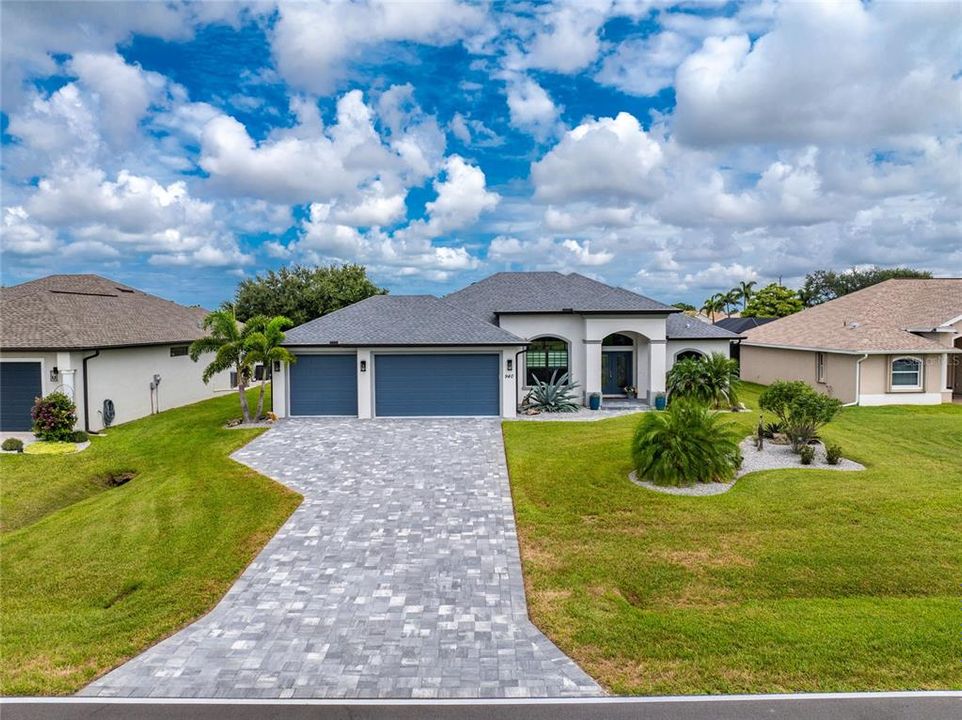 For Sale: $599,900 (3 beds, 2 baths, 1830 Square Feet)
