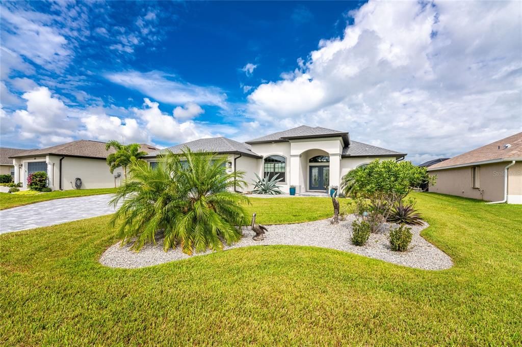 For Sale: $599,900 (3 beds, 2 baths, 1830 Square Feet)