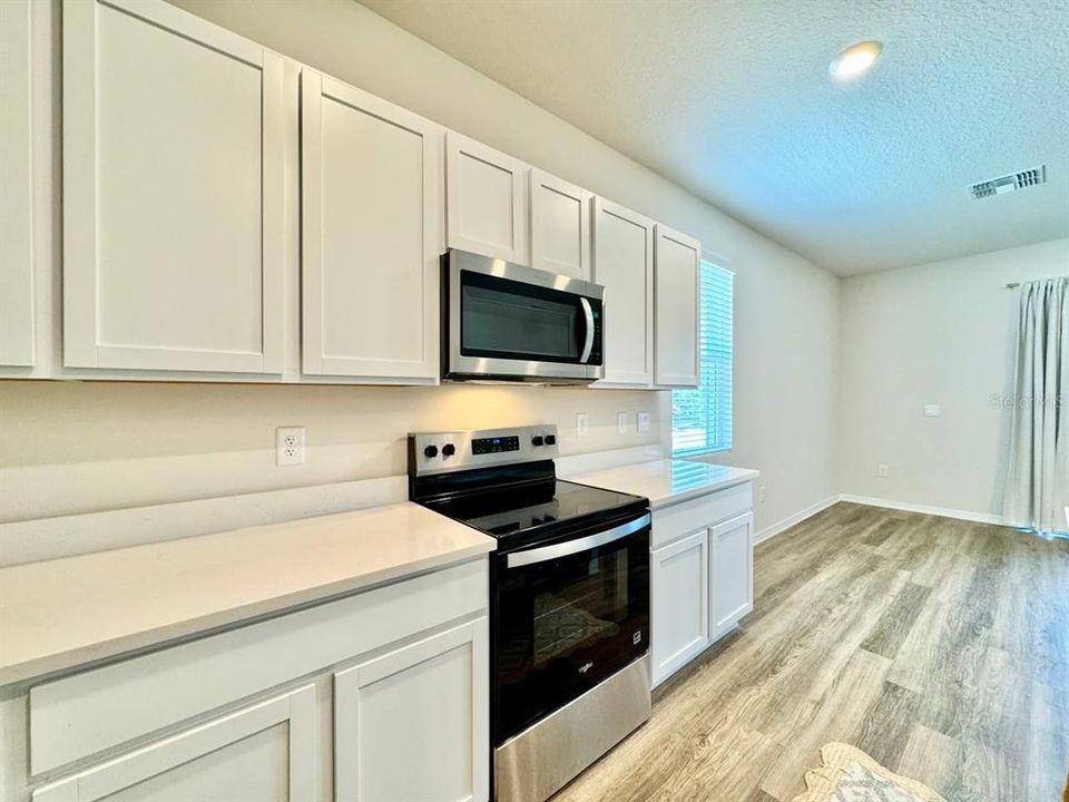For Rent: $2,800 (3 beds, 2 baths, 1806 Square Feet)