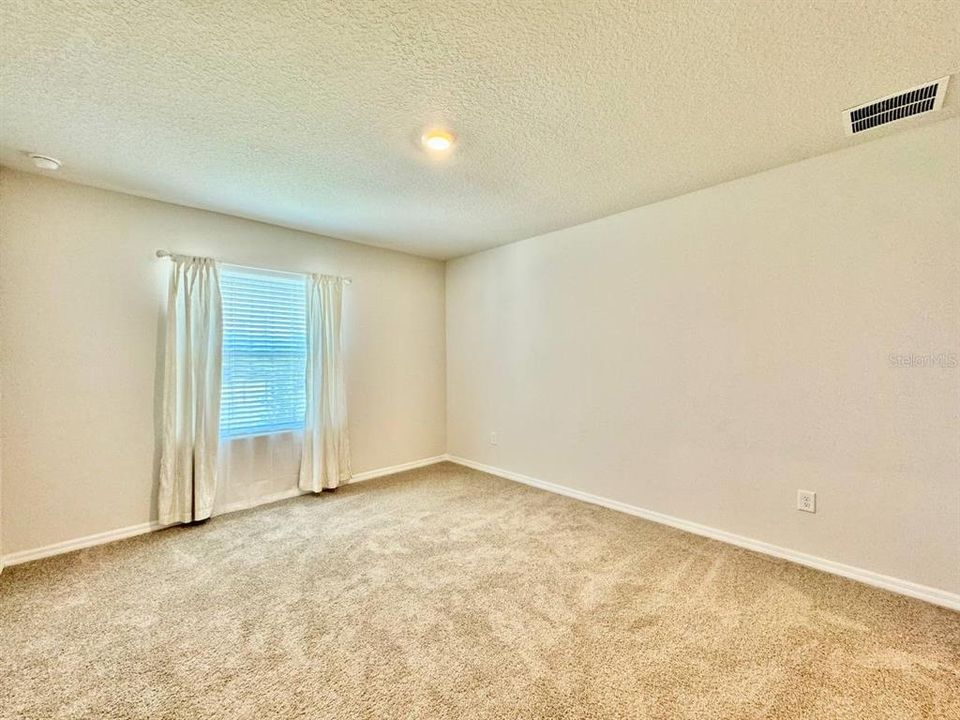 For Rent: $2,800 (3 beds, 2 baths, 1806 Square Feet)