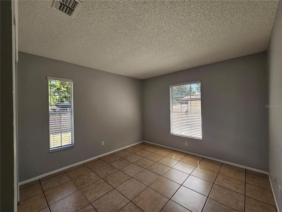 For Rent: $2,000 (2 beds, 1 baths, 797 Square Feet)