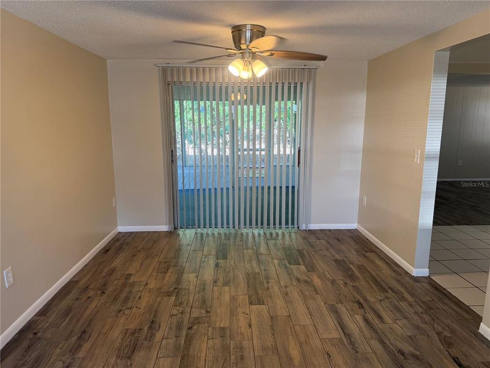 For Sale: $275,000 (2 beds, 2 baths, 1190 Square Feet)