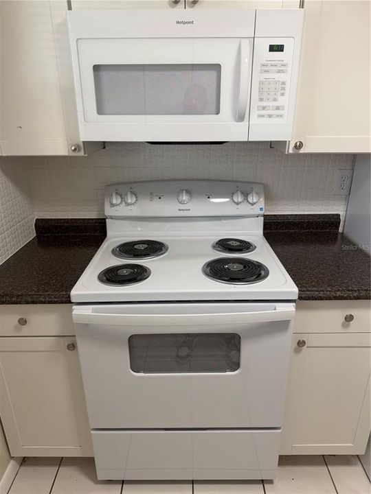 For Sale: $275,000 (2 beds, 2 baths, 1190 Square Feet)