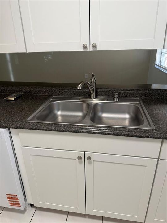 For Sale: $275,000 (2 beds, 2 baths, 1190 Square Feet)