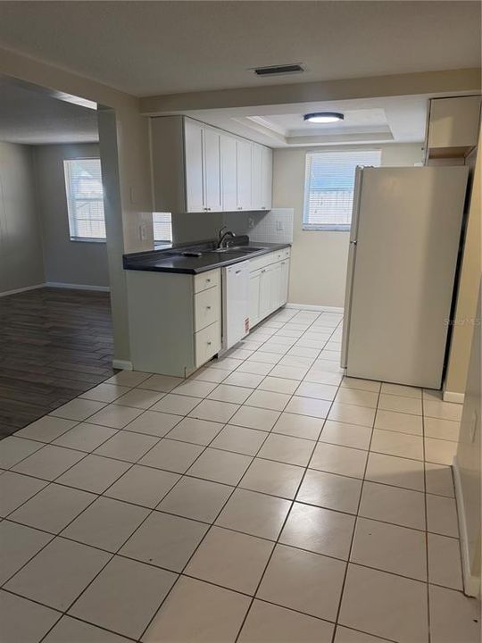 For Sale: $275,000 (2 beds, 2 baths, 1190 Square Feet)