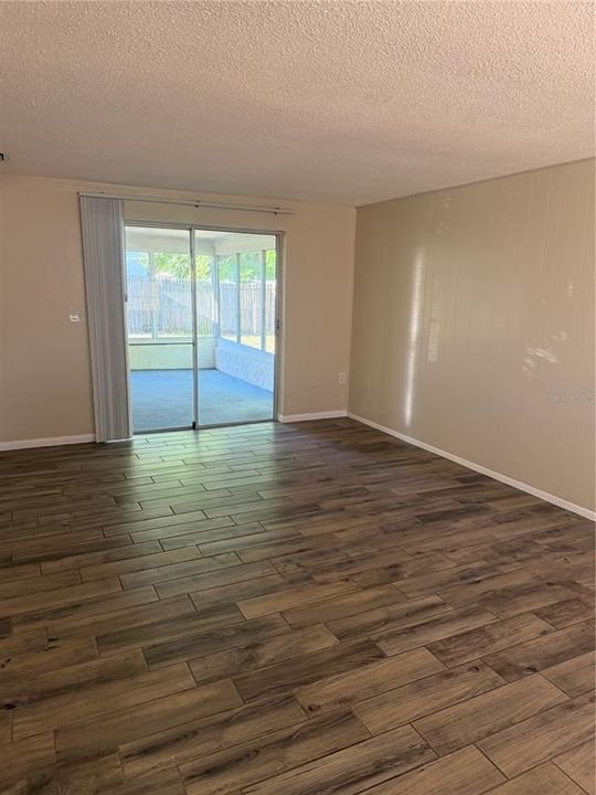 For Sale: $275,000 (2 beds, 2 baths, 1190 Square Feet)