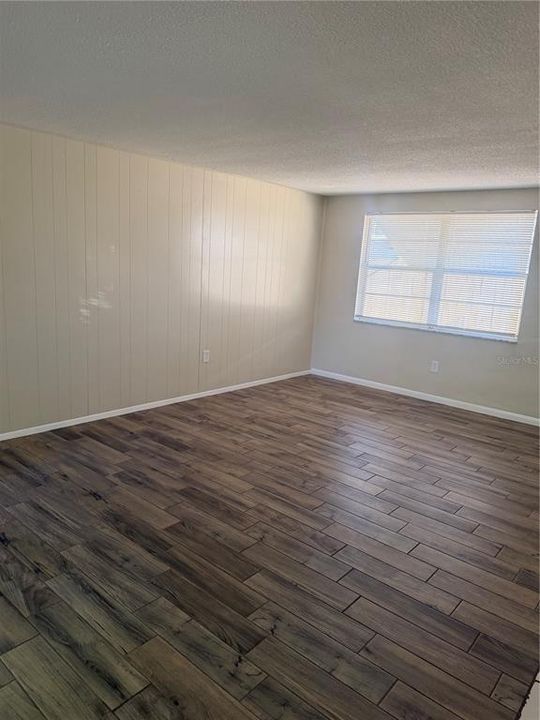 For Sale: $275,000 (2 beds, 2 baths, 1190 Square Feet)