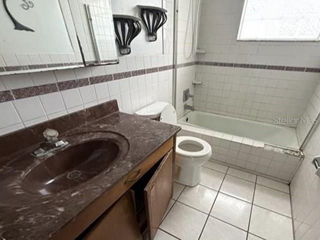 На продажу: $125,200 (3 спален, 1 ванн, 1392 Квадратных фут)