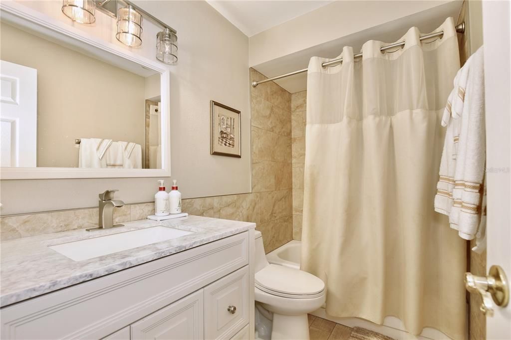 For Sale: $299,999 (3 beds, 2 baths, 1284 Square Feet)