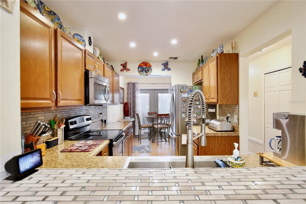 For Sale: $299,999 (3 beds, 2 baths, 1284 Square Feet)