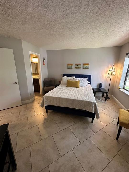 For Rent: $2,049 (2 beds, 2 baths, 820 Square Feet)