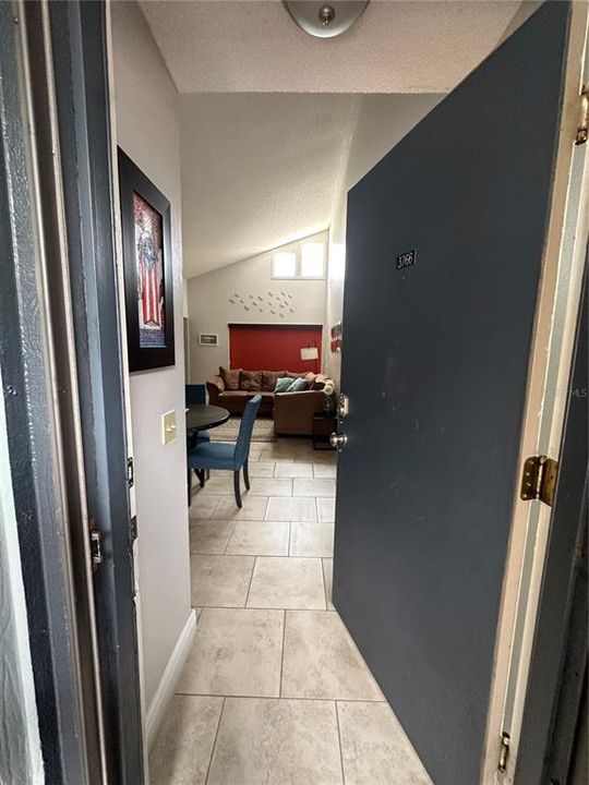 For Rent: $2,049 (2 beds, 2 baths, 820 Square Feet)