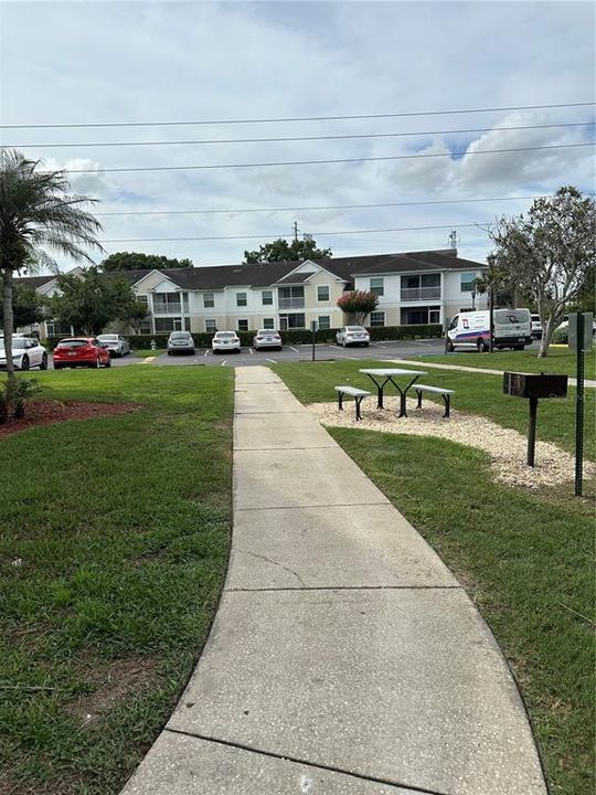 For Rent: $2,049 (2 beds, 2 baths, 820 Square Feet)