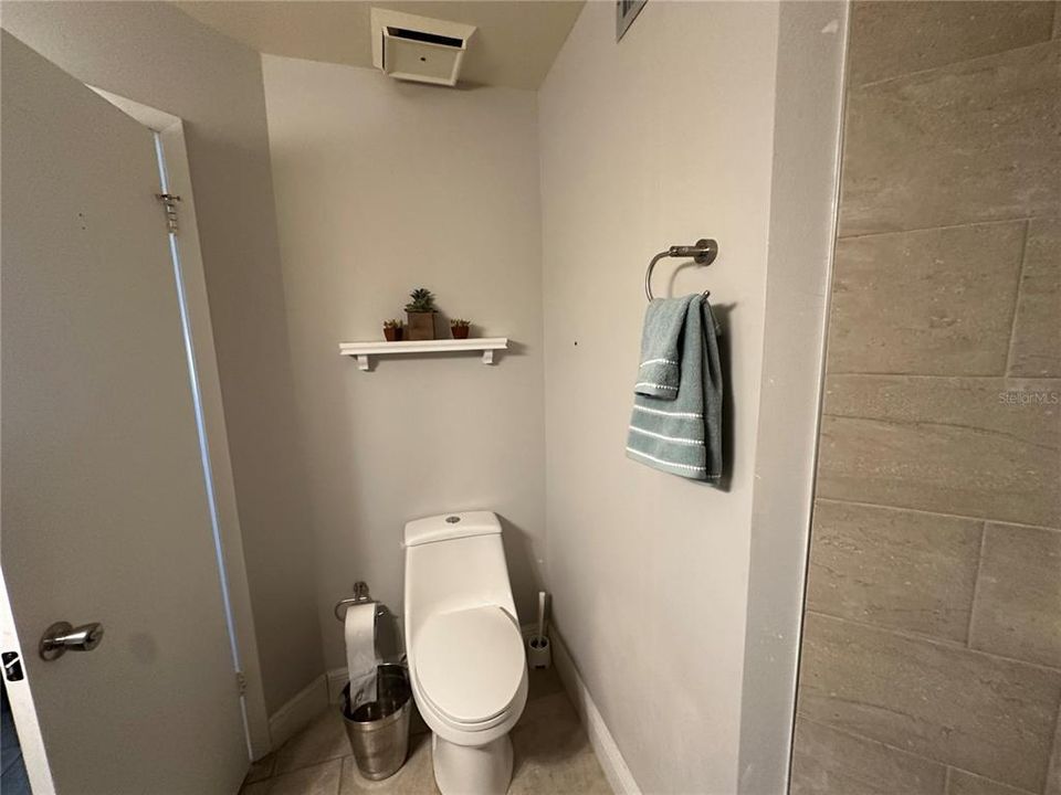 For Rent: $2,049 (2 beds, 2 baths, 820 Square Feet)