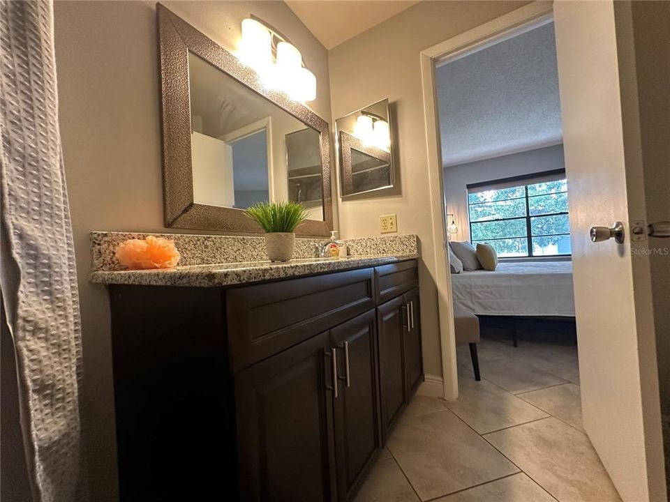For Rent: $2,049 (2 beds, 2 baths, 820 Square Feet)