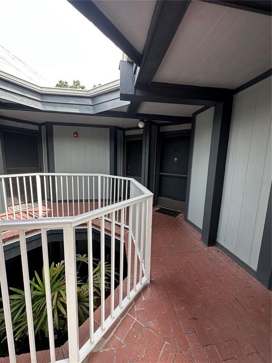 For Rent: $2,049 (2 beds, 2 baths, 820 Square Feet)