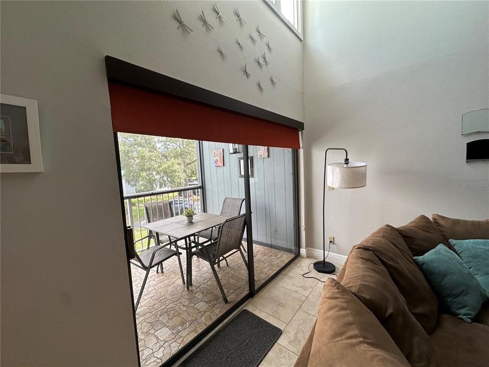 For Rent: $2,049 (2 beds, 2 baths, 820 Square Feet)