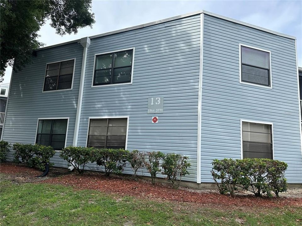 For Rent: $2,049 (2 beds, 2 baths, 820 Square Feet)