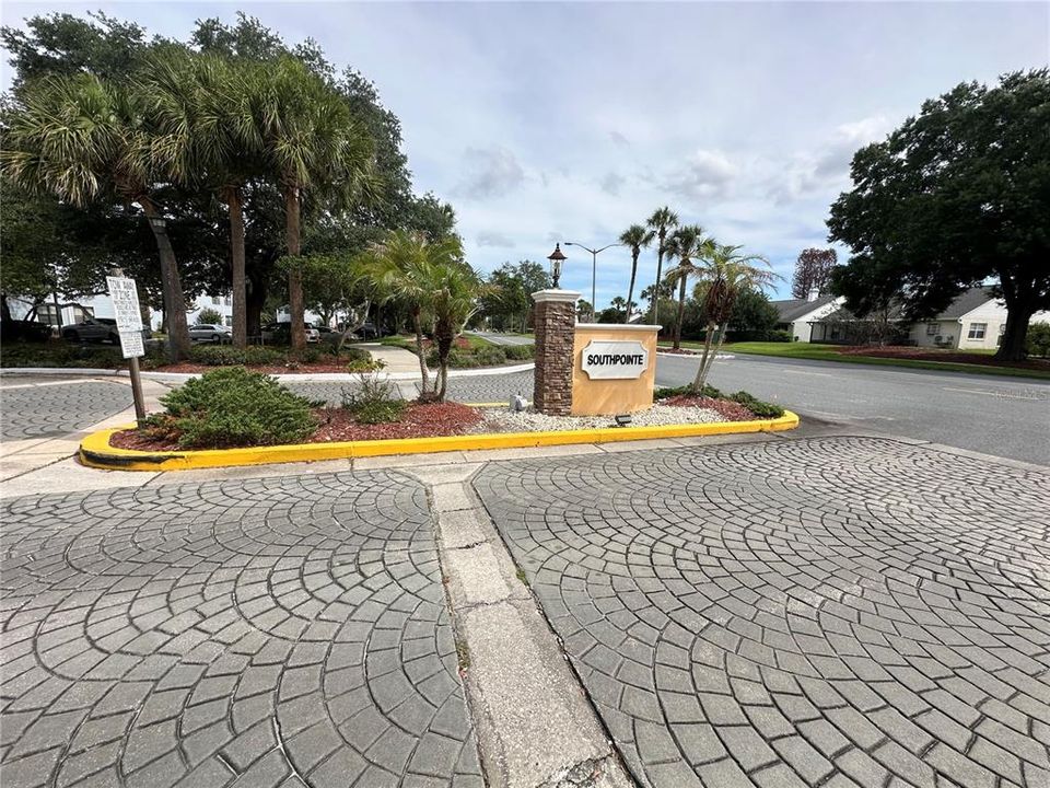 For Rent: $2,049 (2 beds, 2 baths, 820 Square Feet)