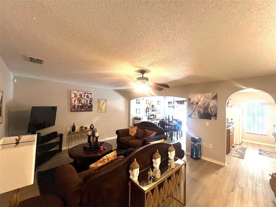 En Venta: $249,900 (3 camas, 2 baños, 1764 Pies cuadrados)