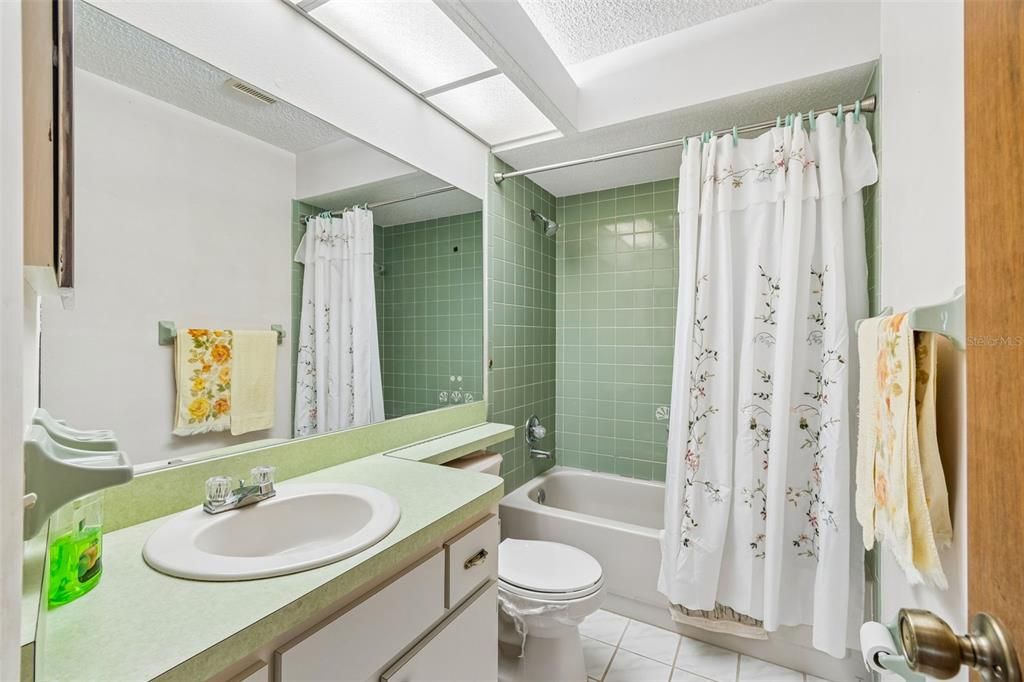 En Venta: $259,900 (3 camas, 2 baños, 1237 Pies cuadrados)