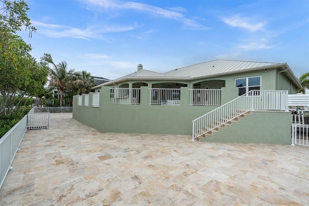 For Sale: $2,699,999 (4 beds, 4 baths, 3669 Square Feet)