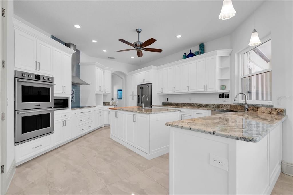 For Sale: $2,699,999 (4 beds, 4 baths, 3669 Square Feet)