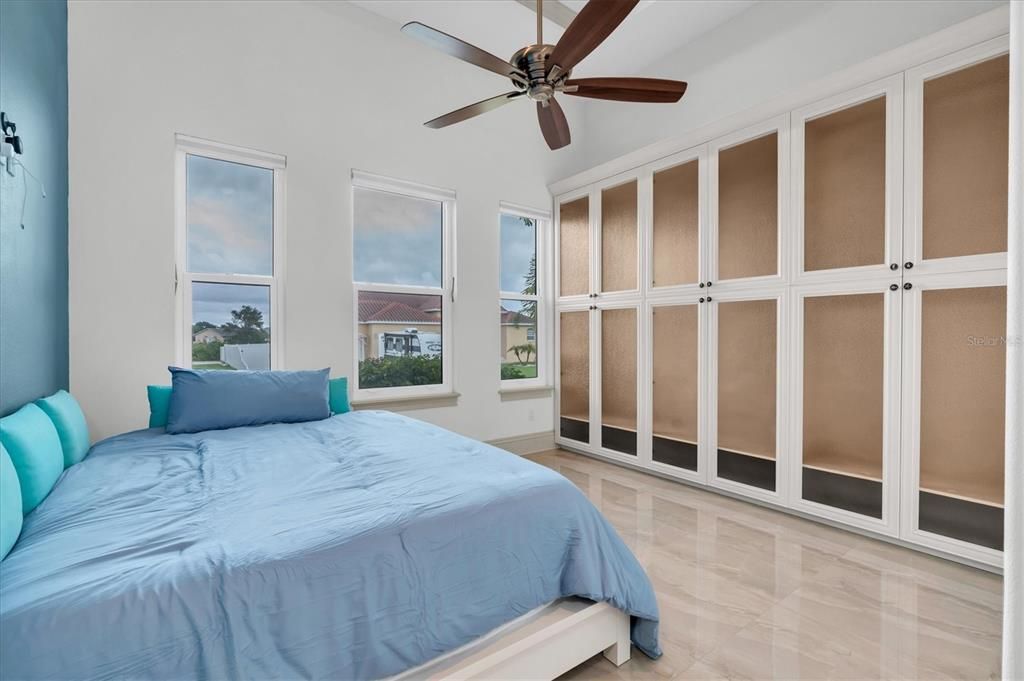 For Sale: $2,699,999 (4 beds, 4 baths, 3669 Square Feet)