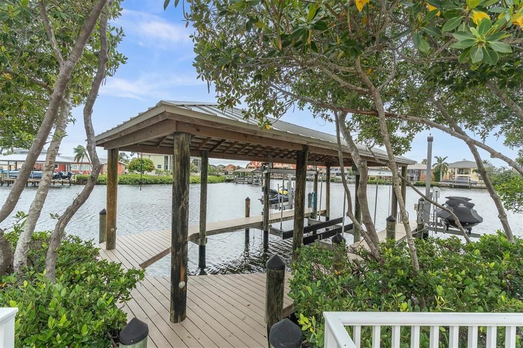 For Sale: $2,699,999 (4 beds, 4 baths, 3669 Square Feet)